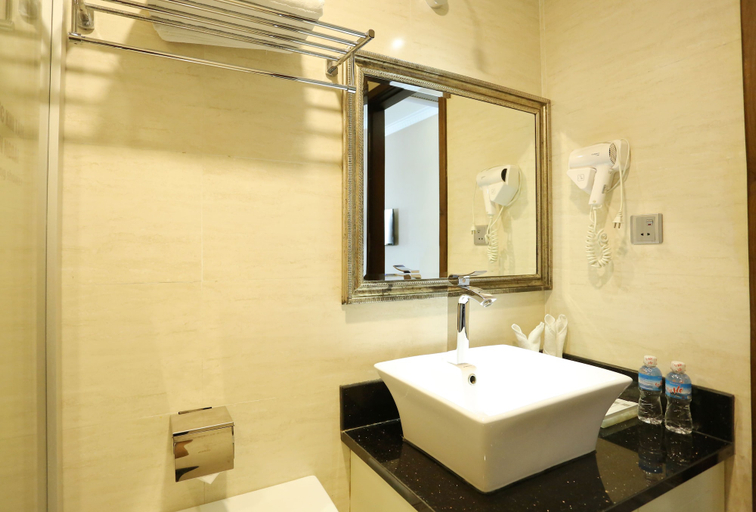 Bathroom 4, City Bay Palace Hotel, Hạ Long