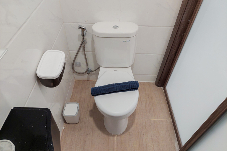Bathroom 4, Spacious and Smart Studio Apartment at Sky House BSD, South Tangerang