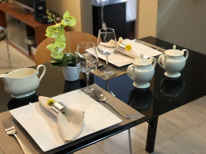 Food & Drinks 5, Cozy Pad in Heart of Makati HiSpeed WiFi, Makati City