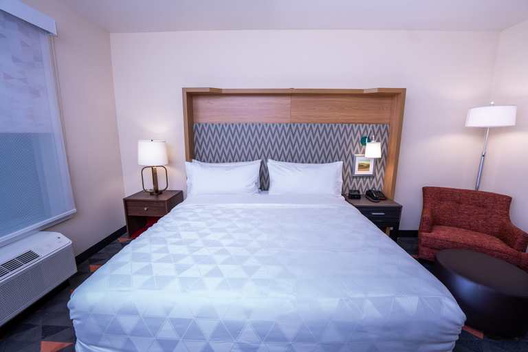 Bedroom 5, Holiday Inn HOUSTON NW - BELTWAY 8 by IHG, Houston