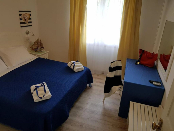 Bedroom 3, Hotel Oriente, Napoli