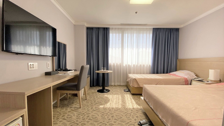 Bedroom 2, SUANBO SANGNOK Hotel, Chungju