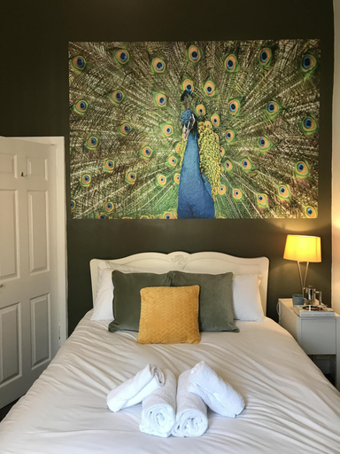 Bedroom 3, Stylish 3-bed Preston Home for Relaxing Comfy Stay, Lancashire