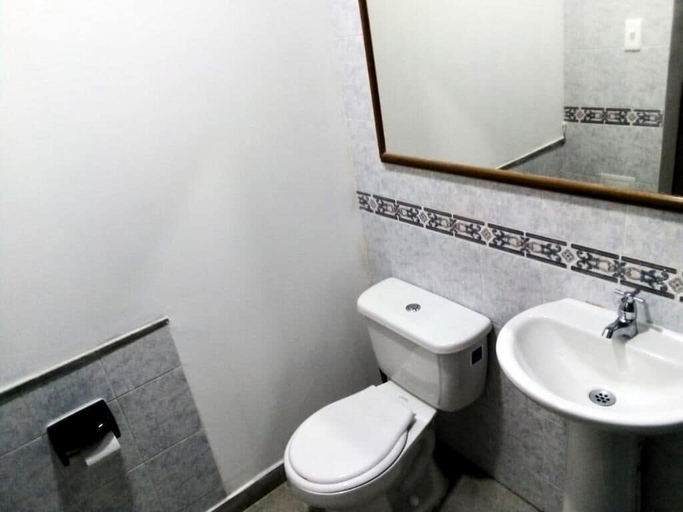 Bathroom 3, 50N15 B&B, Palmira