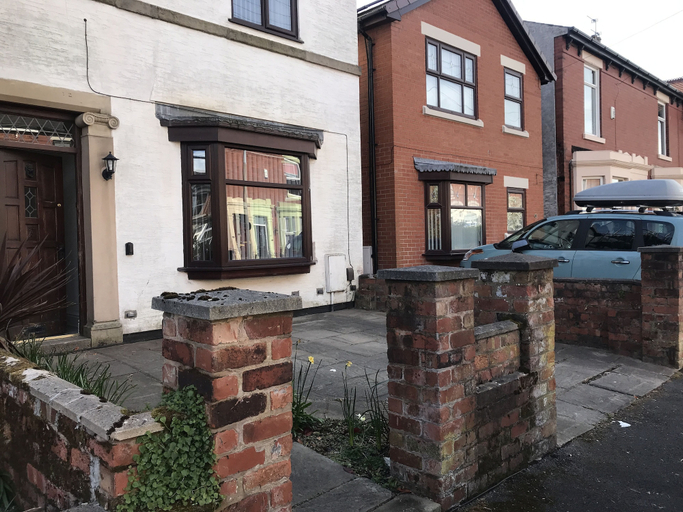 Exterior & Views, Stylish 3-bed Preston Home for Relaxing Comfy Stay, Lancashire