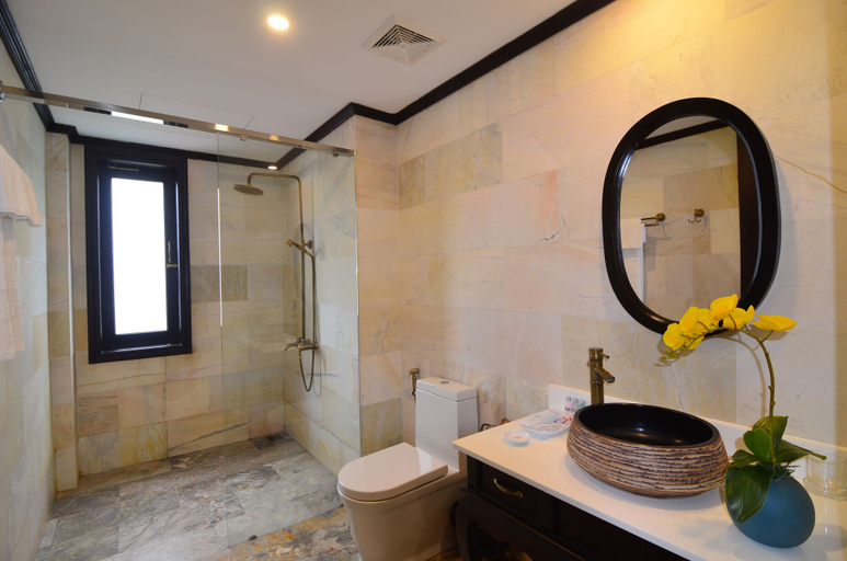 Bathroom 4, Hoian Central Hotel, Da Nang