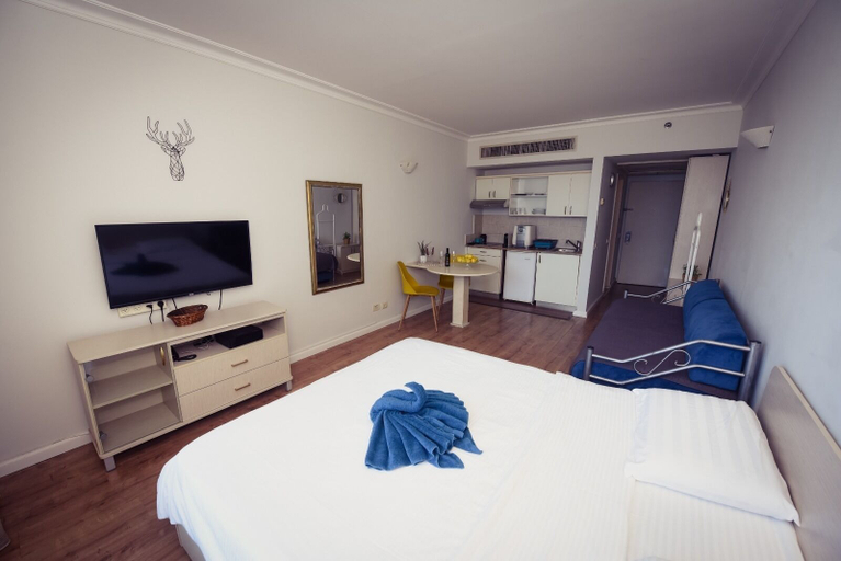 Bedroom 3, Blue Beach Apartment
