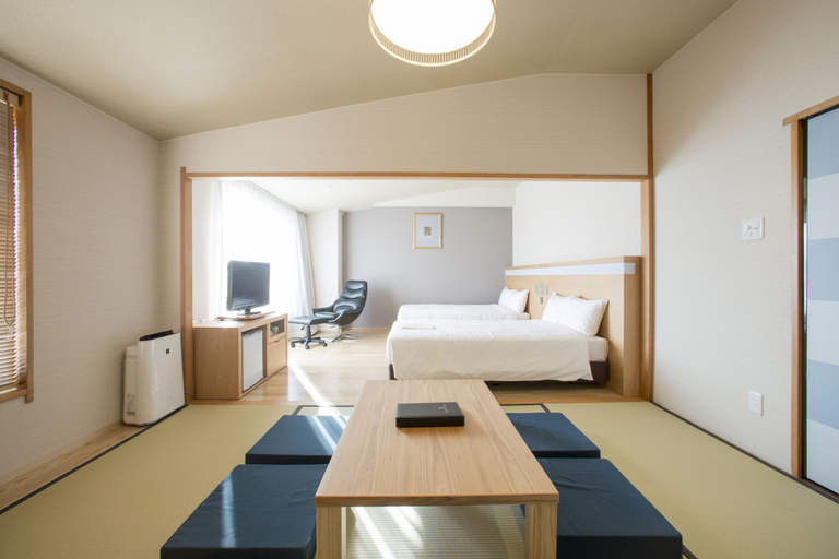 Bedroom 3, Clayton Bay Hotel, Kure