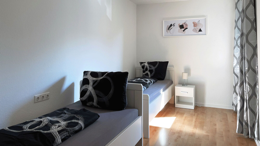Bedroom 2, Schönes Apartment in Melle I home2share, Osnabrück