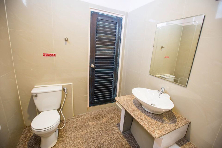 Bathroom 4, Huasai Palm Inn, Hua Sai