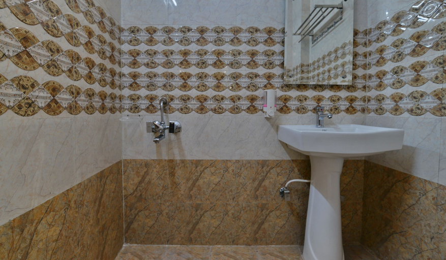 Bathroom 5, Hotel Noida International, Gautam Buddha Nagar