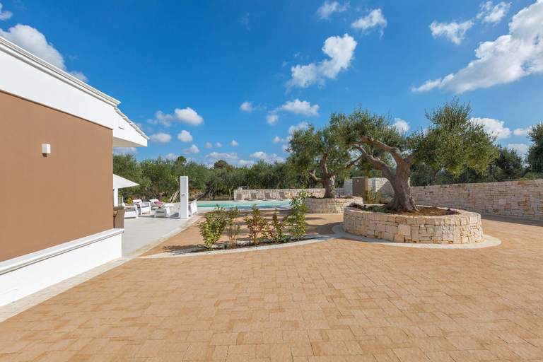 Exterior & Views 2, Villa Irma, Bari