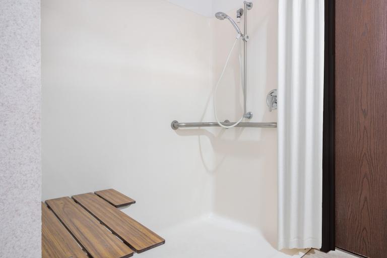 Bathroom 4, Microtel Inn by Wyndham Onalaska/La Crosse, La Crosse