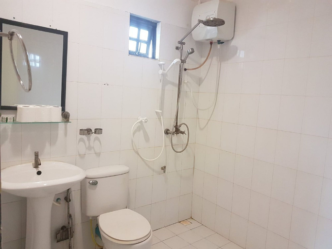 Bathroom 4, Batuta Maldives Surf View Guesthouse, Kaafu Atoll