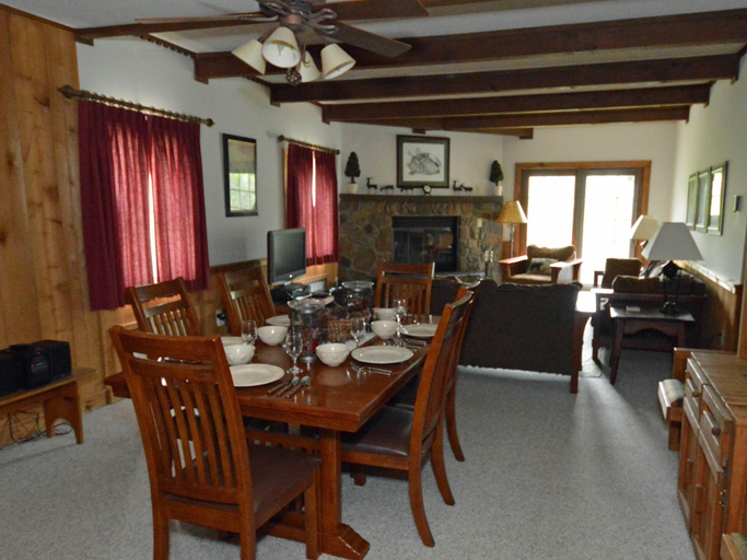 Food & Drinks 4, 2 Br: Whistlepunk 28, Pocahontas