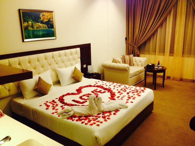 Bedroom 3, MidTown Hotel & Suites, Beirut