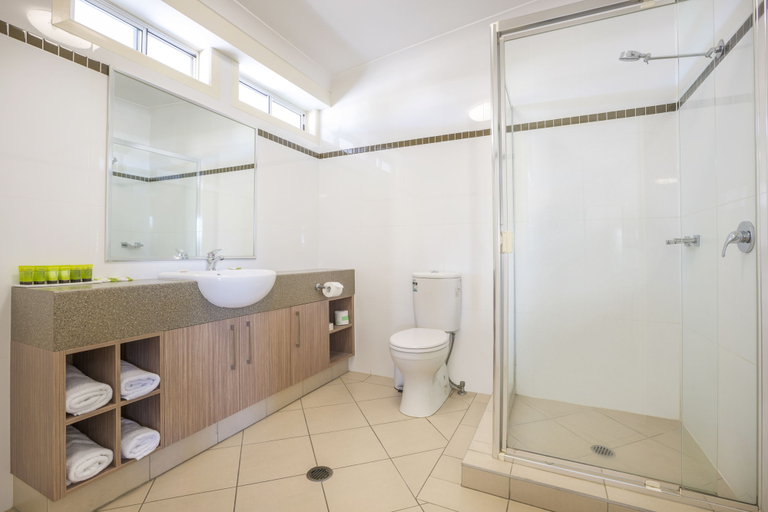 Bathroom 4, Nightcap at Golden Beach Tavern, Caloundra - Caloundra S.