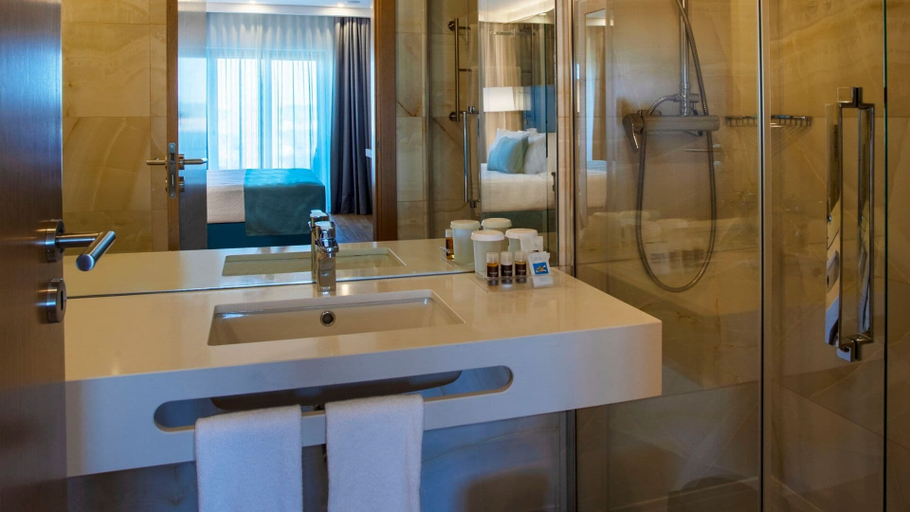 Bathroom 5, TURIM Presidente Hotel, Portimão