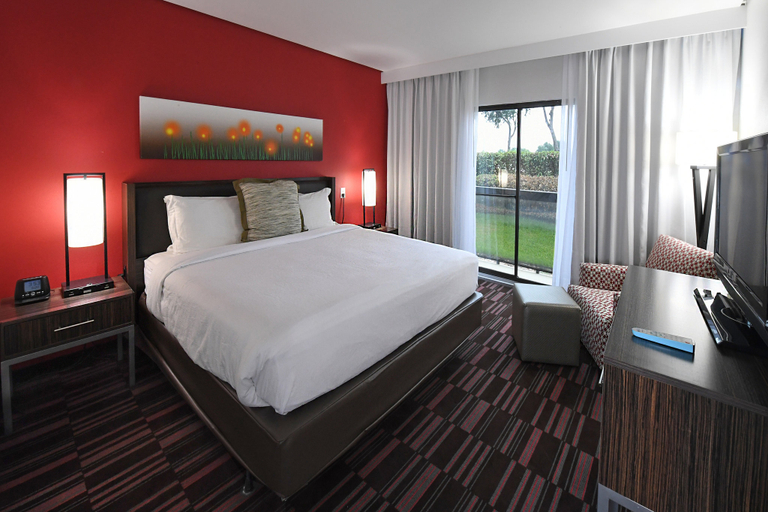 Bedroom 2, Holiday Inn IRVING - LAS COLINAS by IHG, Irving