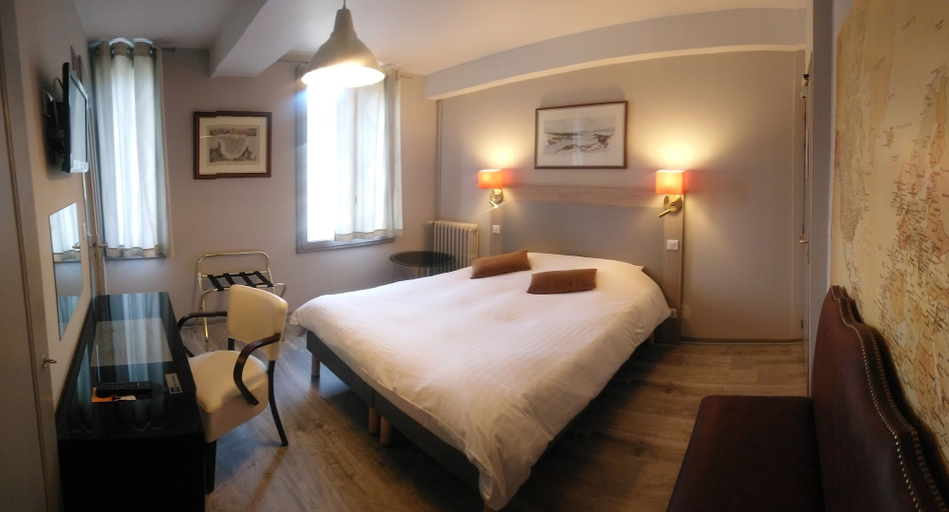 Bedroom 3, Auberge du Cochon d'Or, Eure
