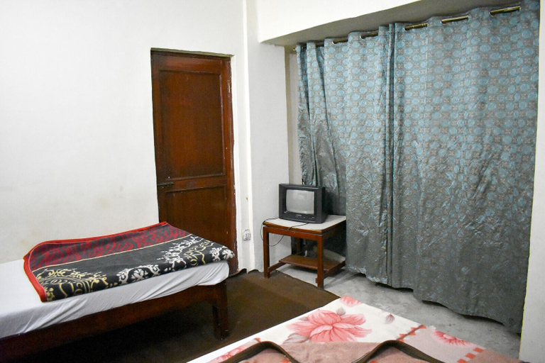Bedroom 4, A-One Hotel, Gujranwala