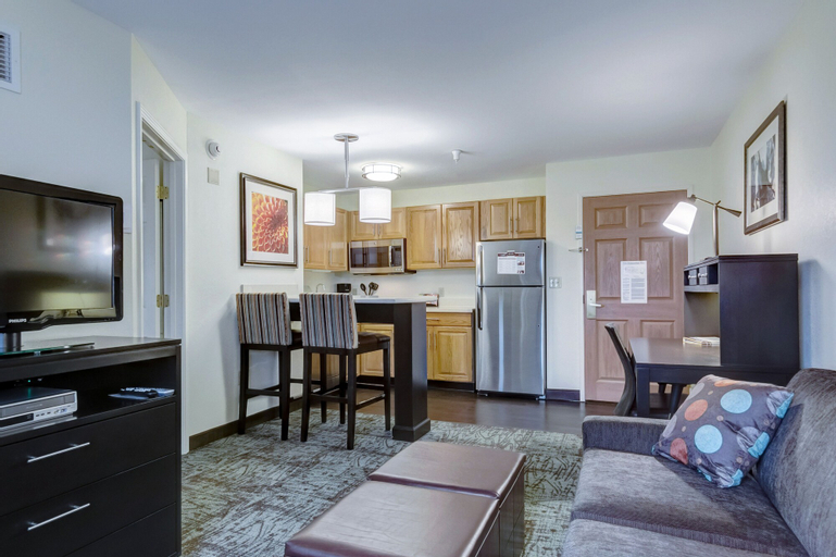 Dining Room 24