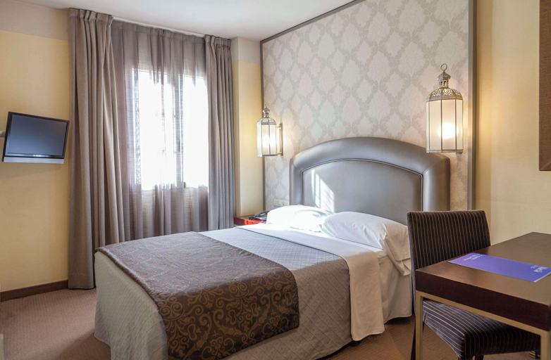 Bedroom 3, Hotel Macià Alfaros, Córdoba