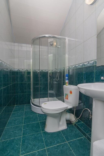Bathroom 4, Dyadya Stepa Hotel, Mayskiy