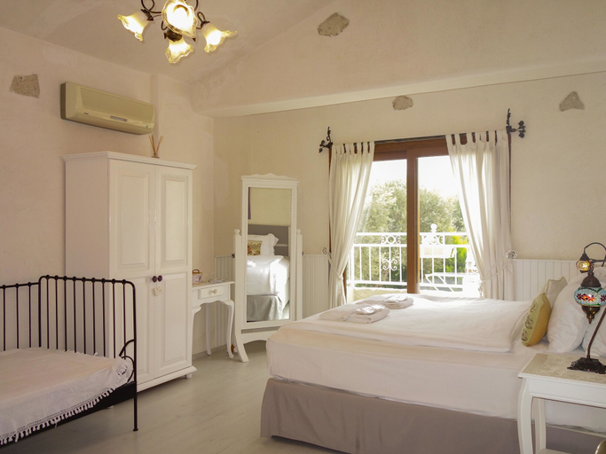 Bedroom 3, Peri Art Hotel, Çeşme