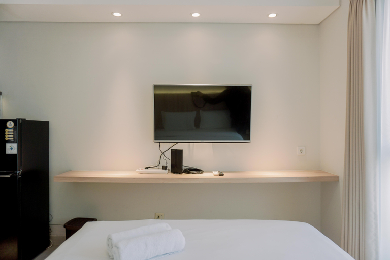 Bedroom 4, Homey and Warm Studio Amazana Serpong Apartment By Travelio, Tangerang Selatan