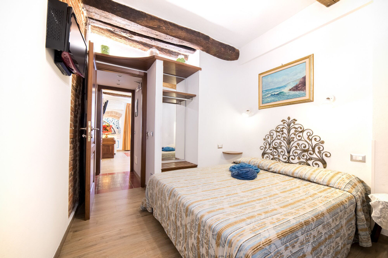 Bedroom 8
