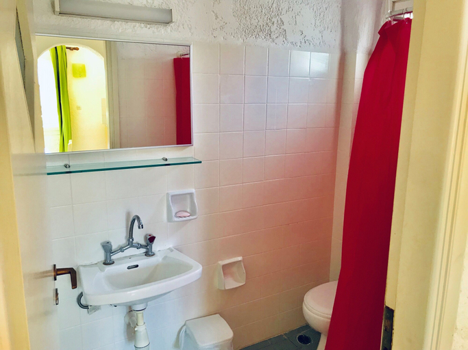 Bathroom, Semiramis Piskopiano by Checkin, Crete