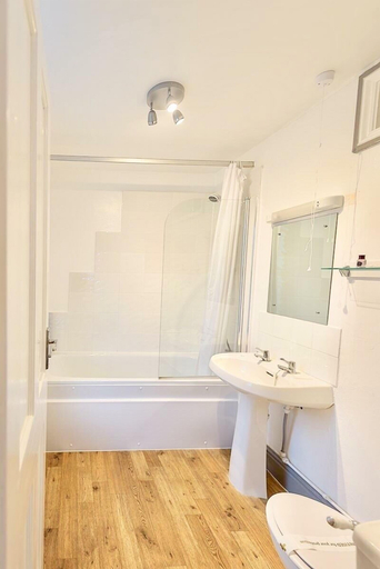 Bathroom 4, The Waterfront Inn, Isle of Wight