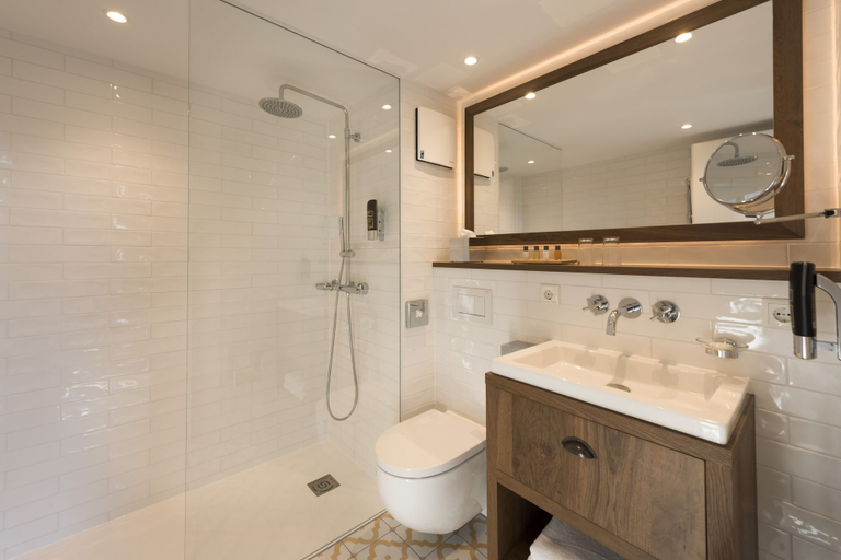 Bathroom 5, LOEV - VELA Hotel, Vorpommern-Rügen