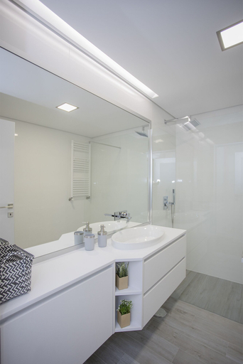 Bathroom 2, Liiiving - Luxury River View Apartment X, Gondomar