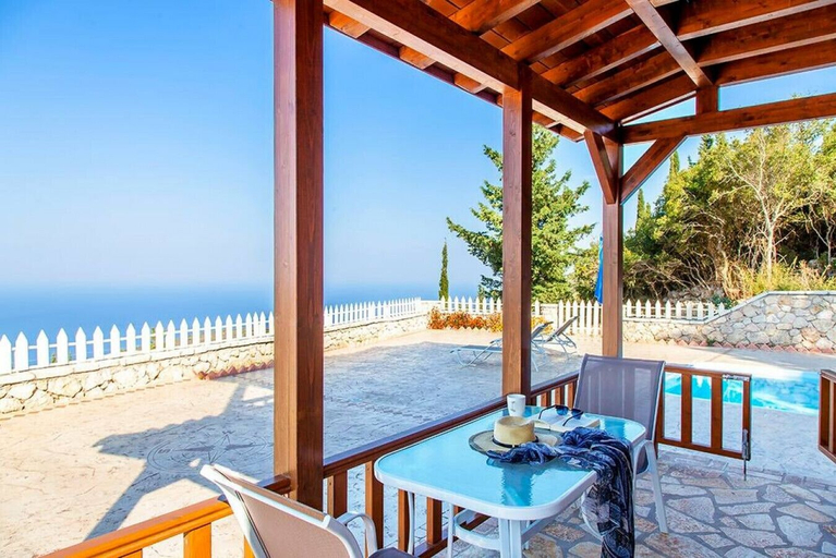 Room 5, Vissala 5 Alkanna in Chortata, Ionian Islands