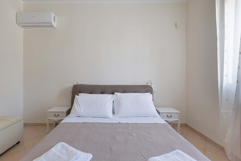 Bedroom 3, Villa Irma, Bari
