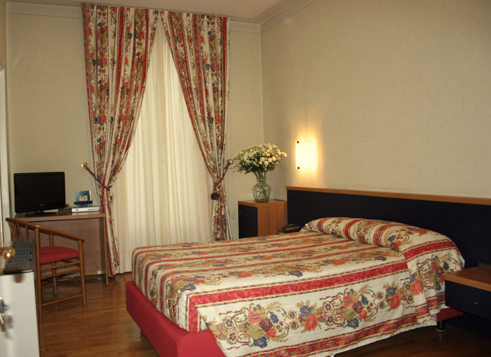 Bedroom 2, Gambara, Brescia