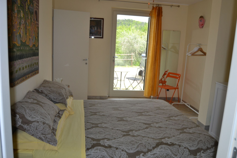Bedroom 4, Joie de Vivre, Savona