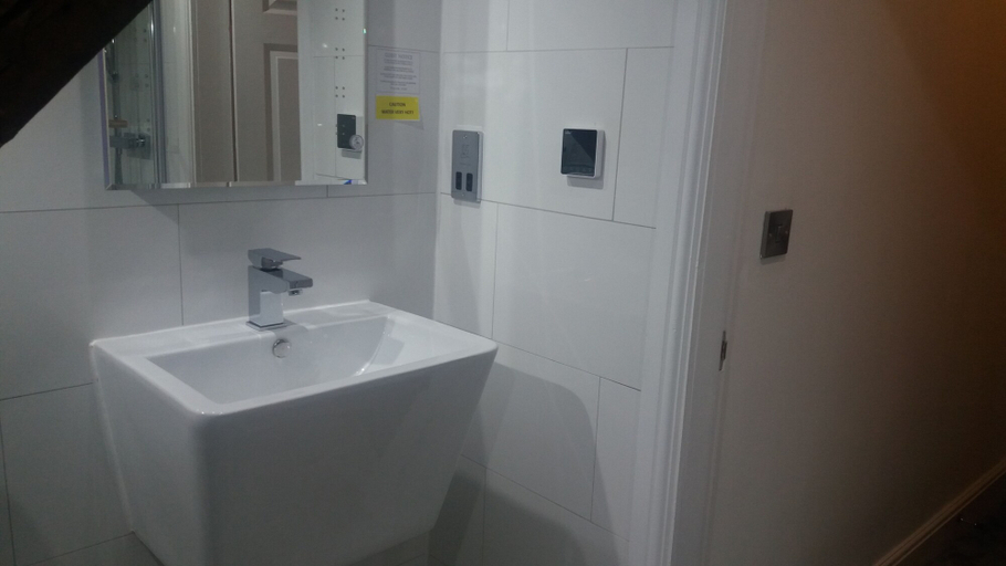Bathroom 4, Wortley Hall, Barnsley