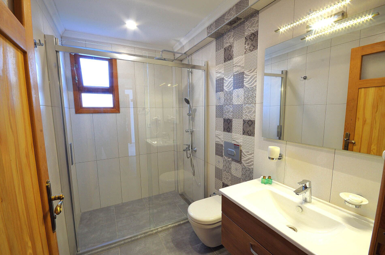 Bathroom 5, Karaincir Suit Otel, Datça