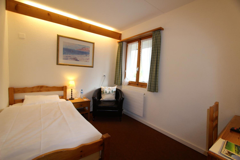 Bedroom 4, Hotel Roc et Neige, Pays-d'Enhaut