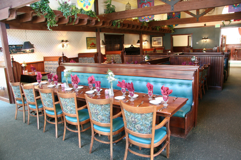 Food & Drinks 2, Holiday Inn SELMA-SWANCOURT by IHG, Fresno