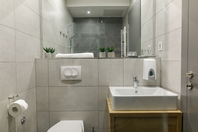 Bathroom 4, Hotel Arhiv, Novi Sad