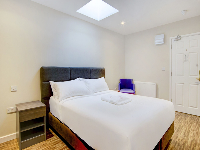 Bedroom 4, The Gissons Hotel, Devon