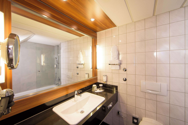 Bedroom 5, Lindner Hotel Frankfurt Hochst, part of JdV by Hyatt, Frankfurt am Main