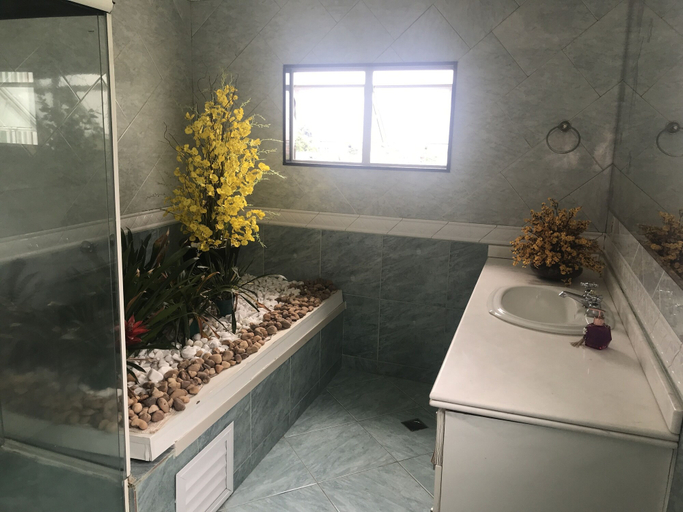 Bathroom 4, Hotel Pousada Irmãos Freyhardt Galeão, Rio de Janeiro