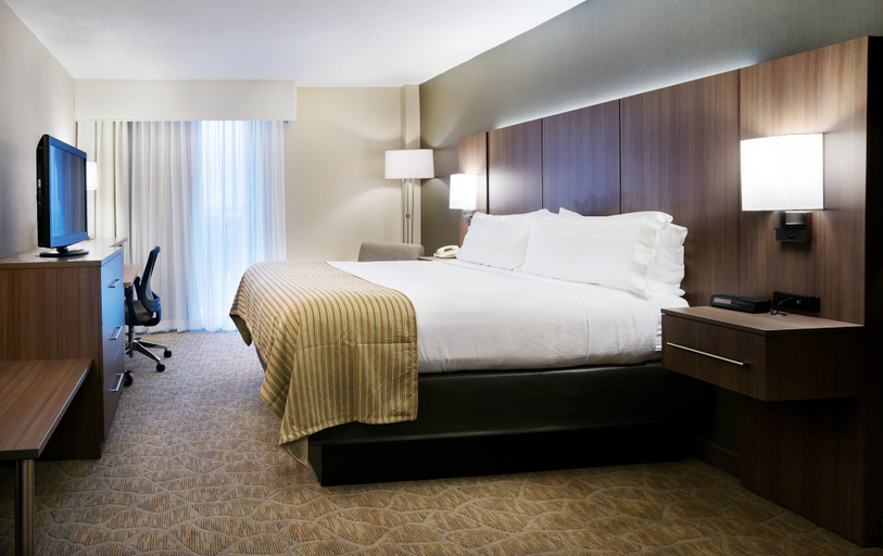Bedroom 3, Holiday Inn NASHVILLE-VANDERBILT (DWTN) by IHG, Davidson
