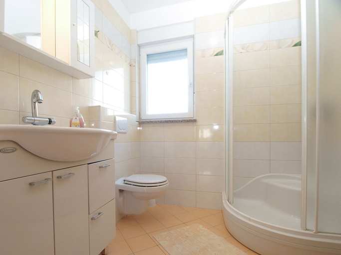 Bathroom 3, Apartment 1932, Fažana