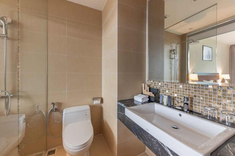 Bathroom 5, Red River View Hotel, Lào Cai